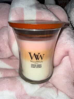 Woodwick Layered Jar Candle-Coastal Sunset Seaside Mimosa & Island Coconut scent